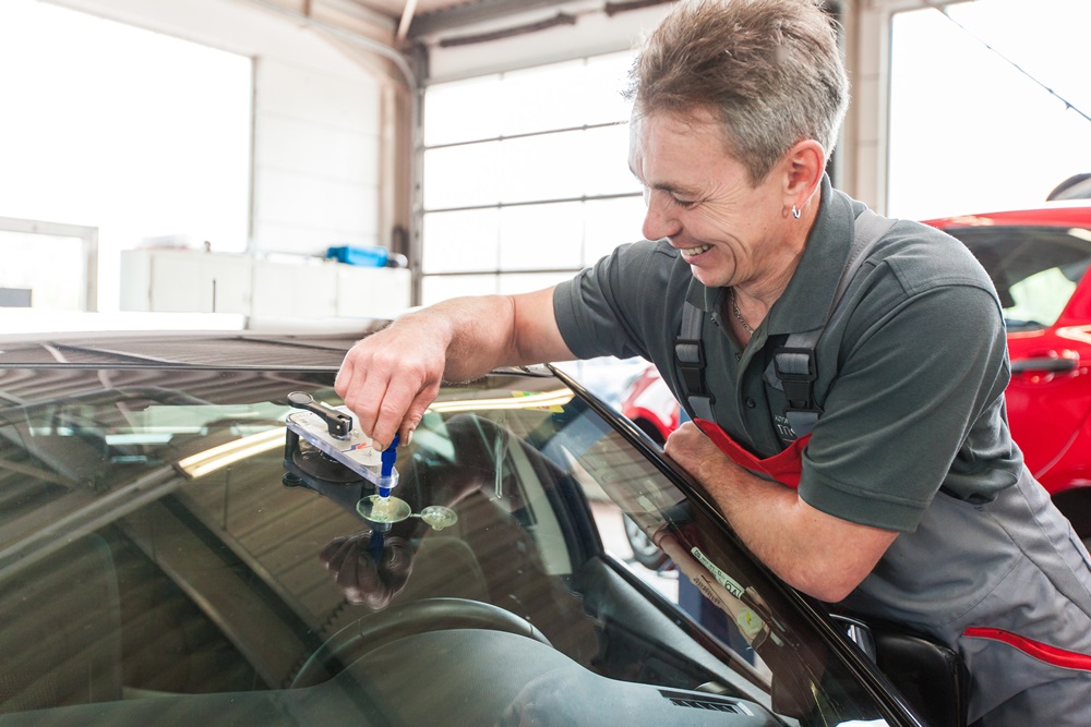 Steinschlag Reparatur im Toyota Autohaus Metzger in Widdern